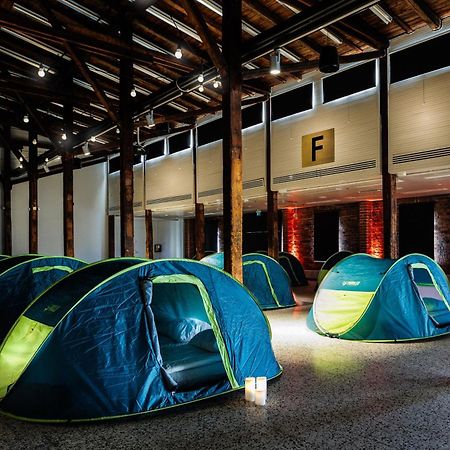 Indoor Camping Helsinki Hotel Bagian luar foto