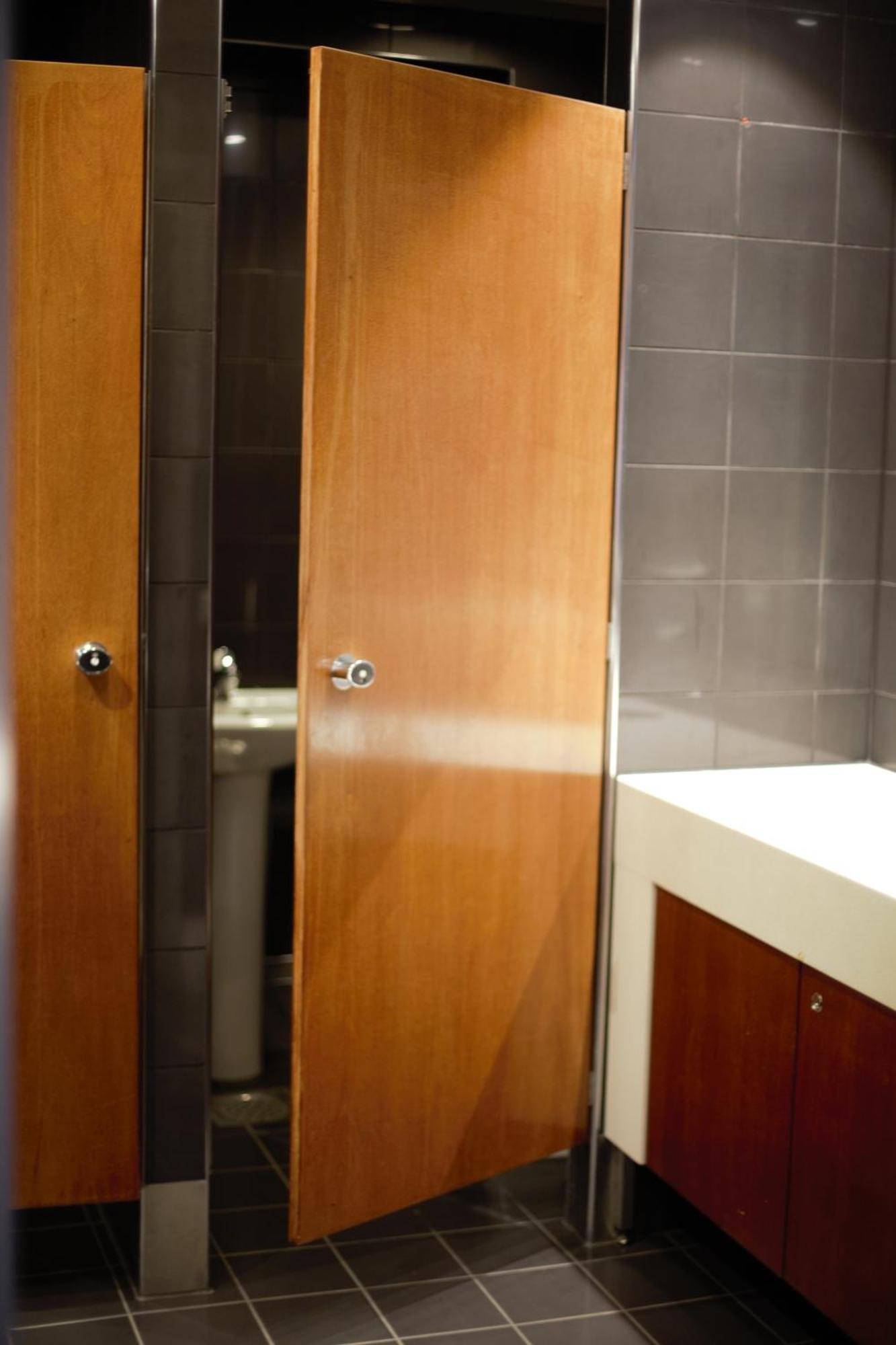 Indoor Camping Helsinki Hotel Bagian luar foto
