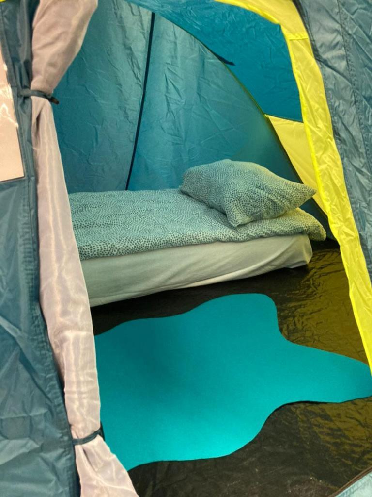 Indoor Camping Helsinki Hotel Bagian luar foto