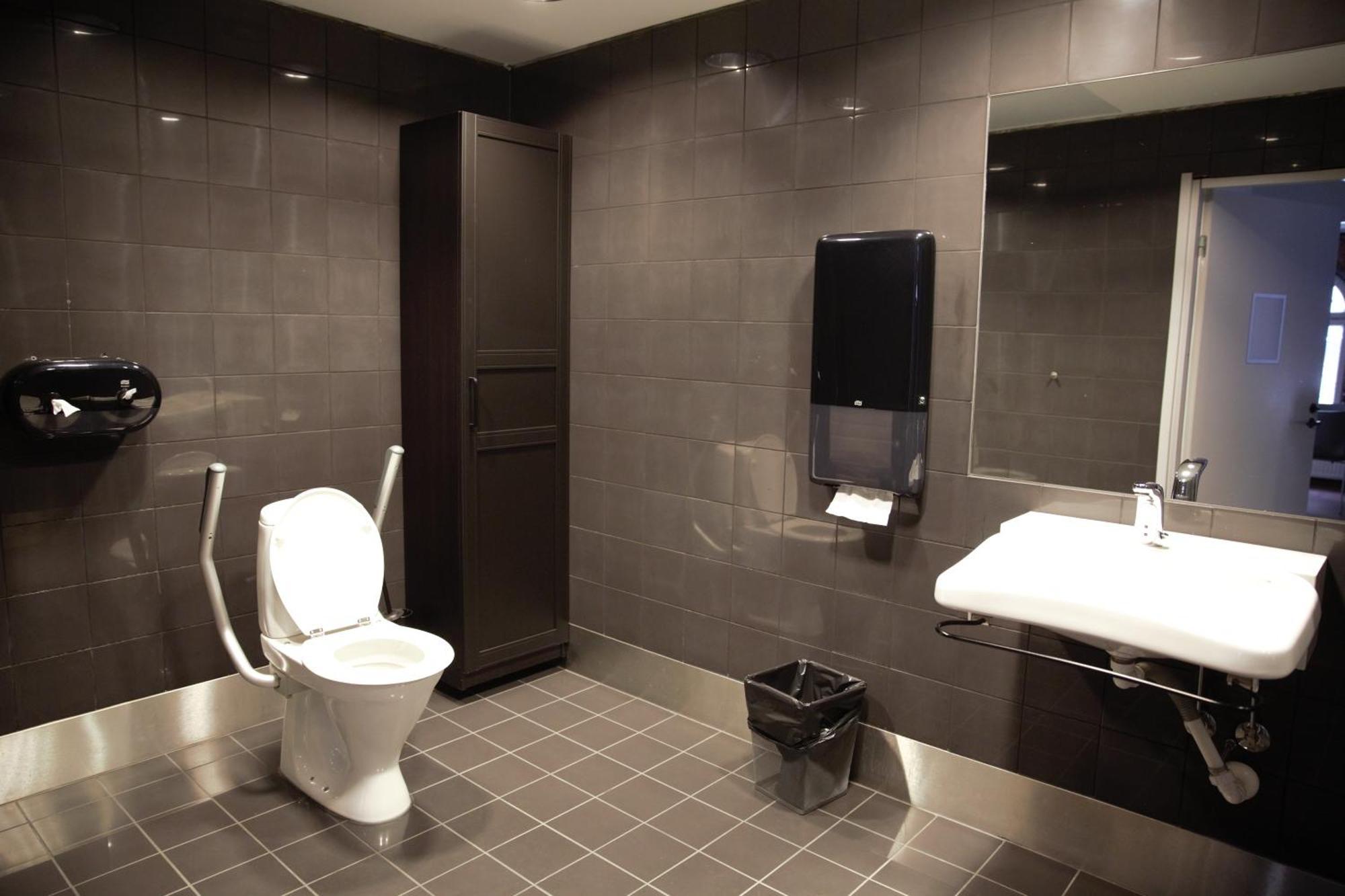 Indoor Camping Helsinki Hotel Bagian luar foto