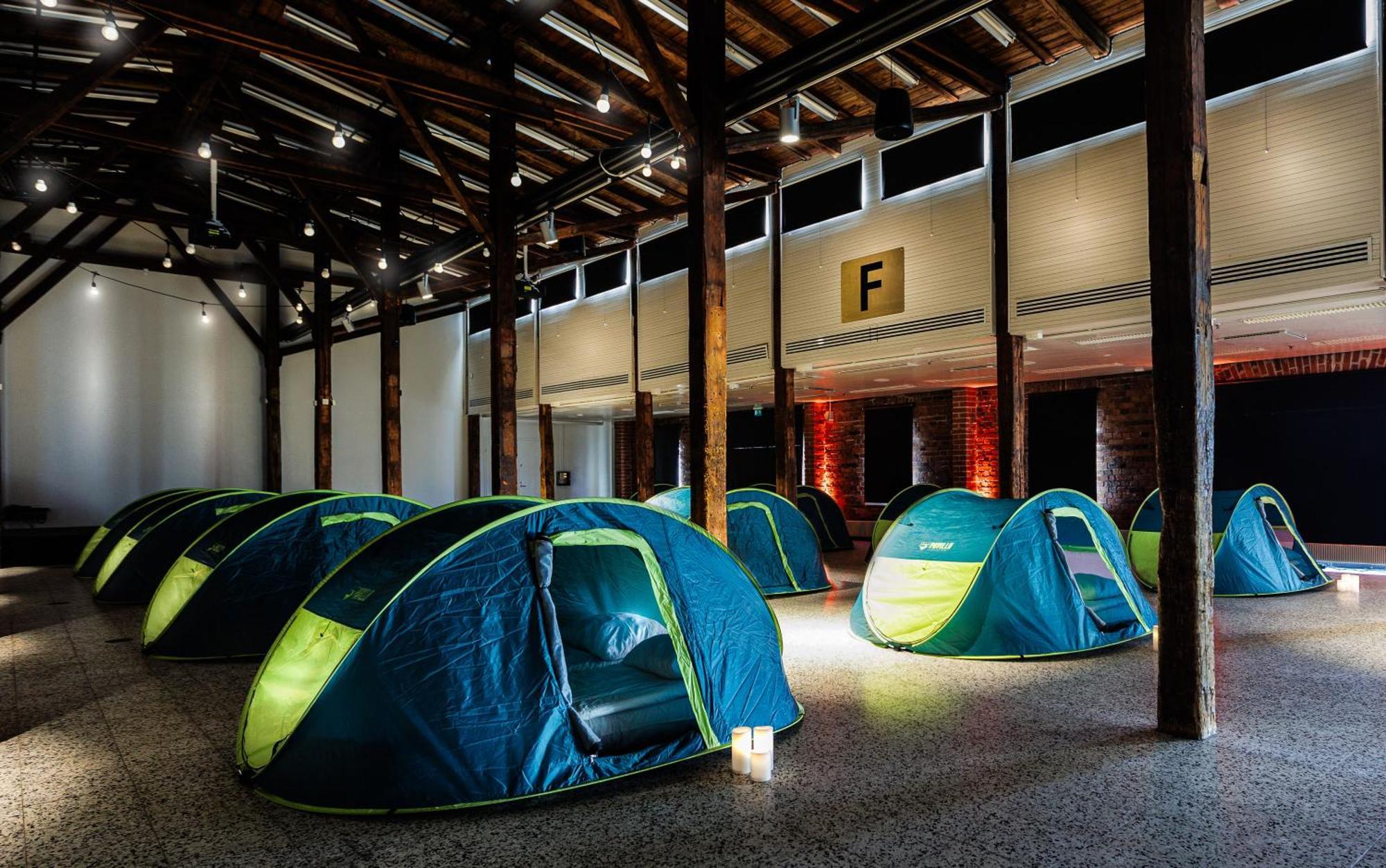 Indoor Camping Helsinki Hotel Bagian luar foto