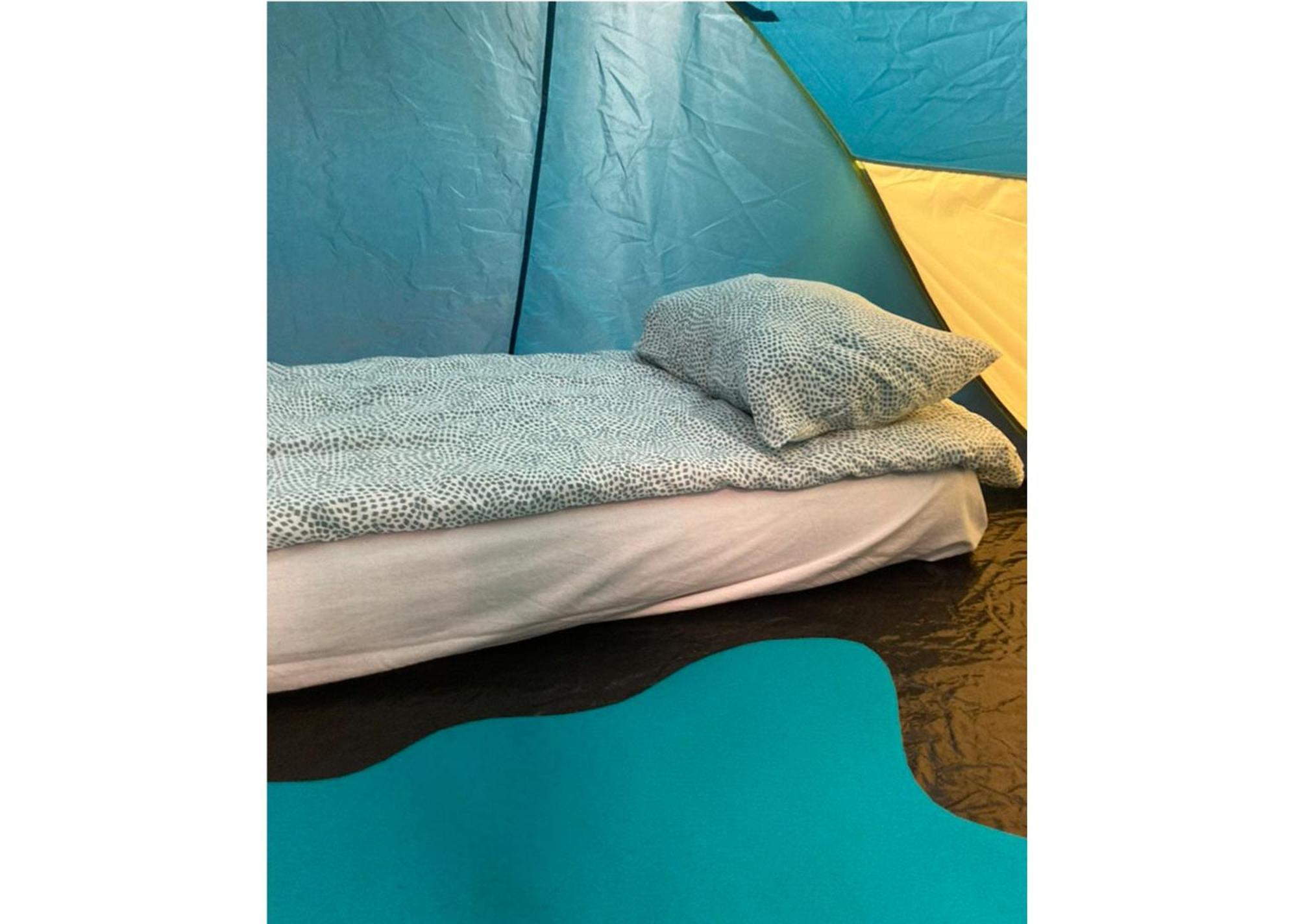 Indoor Camping Helsinki Hotel Bagian luar foto
