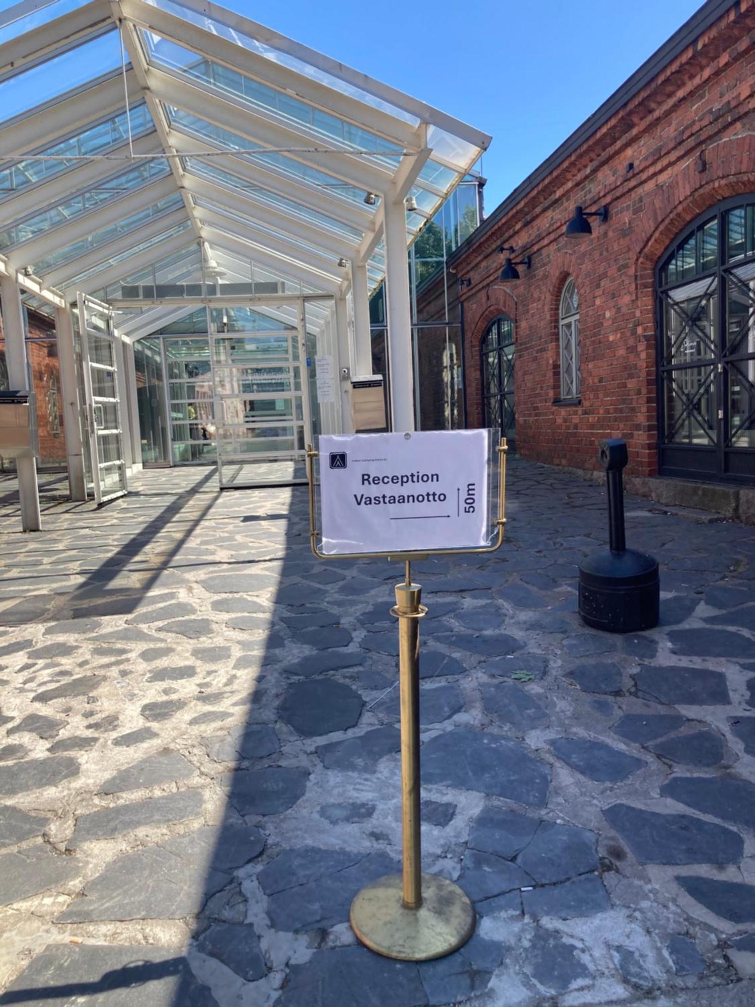Indoor Camping Helsinki Hotel Bagian luar foto