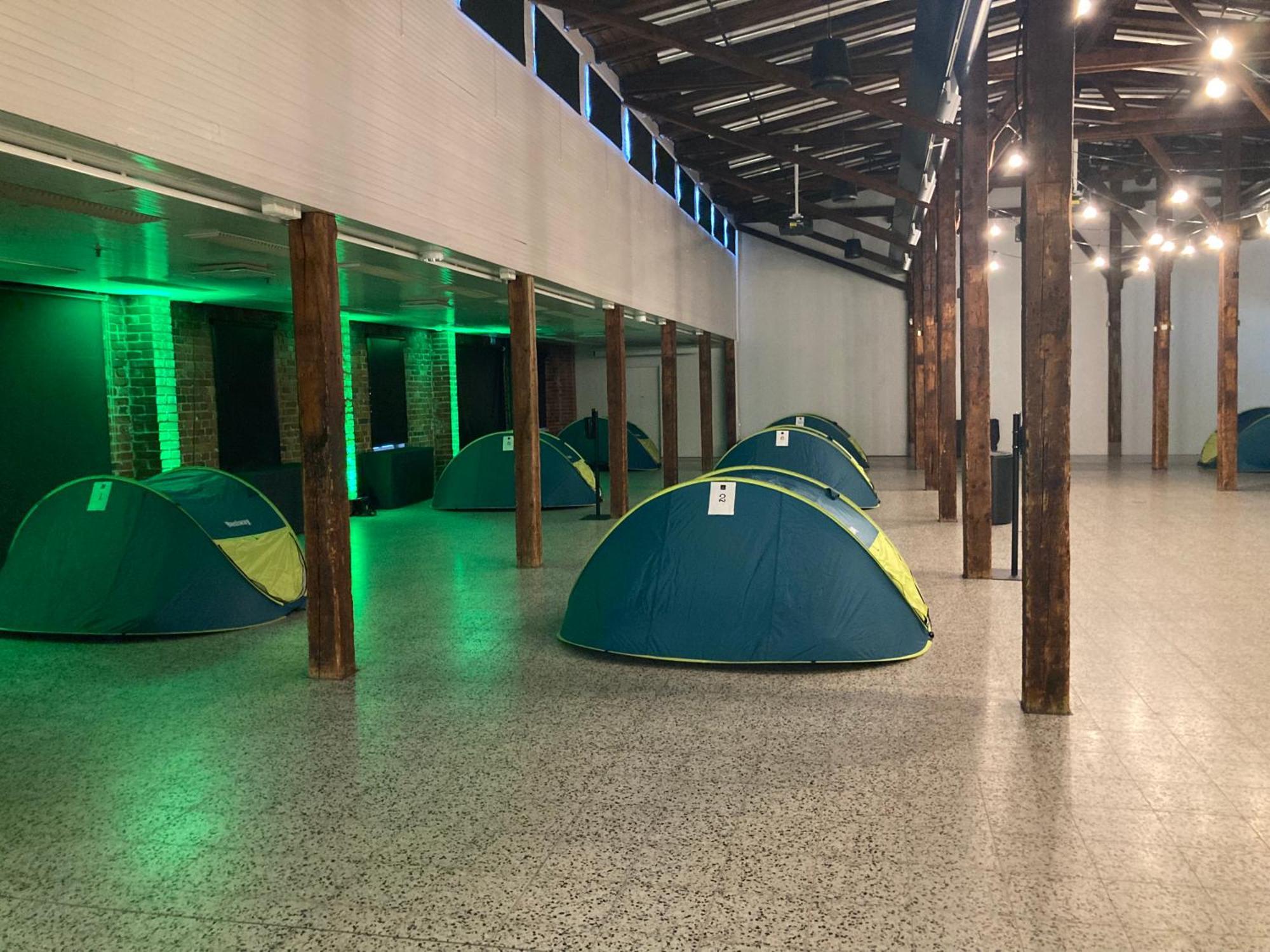 Indoor Camping Helsinki Hotel Bagian luar foto